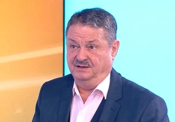 Проф. Рачев: Студен фронт ще близне България до часове, а върхът на сладоледа ще е... КАРТА