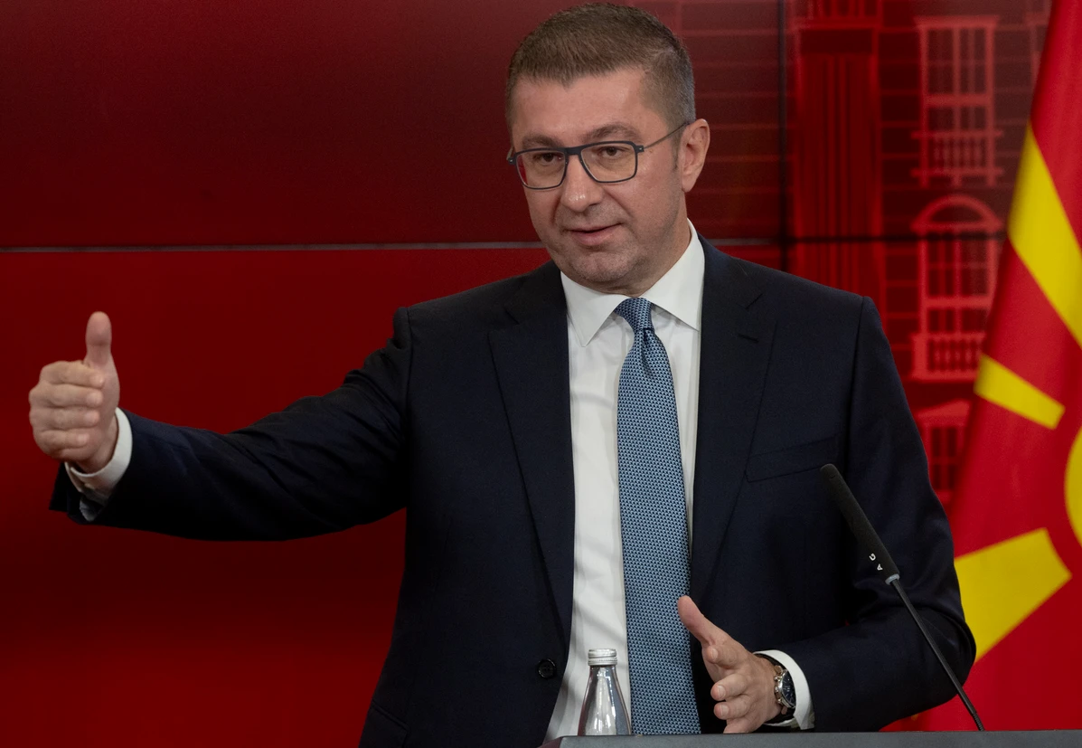 Мицкоски: Кой е Борисов или Радев да говори за човешките права? Водя им с 14:0
