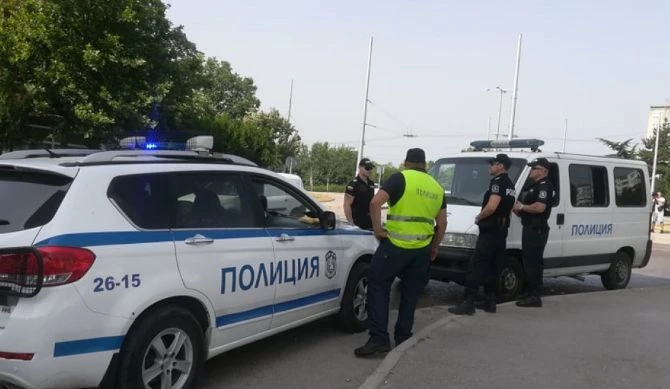 Такъв брутален екшън с полицай България не помни 