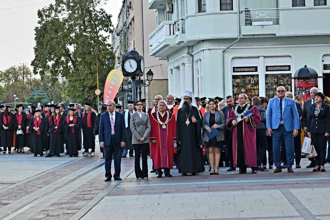 Росица Кирова: Бъдете взискателни към своите цели, към своите преподаватели, към местната власт и народните представители, но първо дайте всичко от себе си!