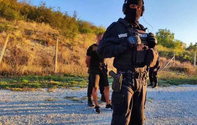 Спецакции сковаха Перник и Шумен, има много арестувани СНИМКИ