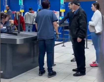 Бесен екшън в голям хипермаркет в София, случи се нещо брутално с бременна