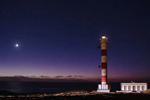 Важно! Задължително погледнете към небето днес в 19:40 часа СНИМКИ