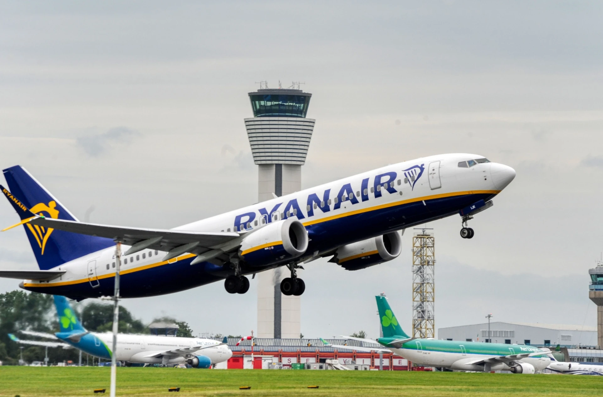 Ryanair вече няма да лети до 3 големи летища
