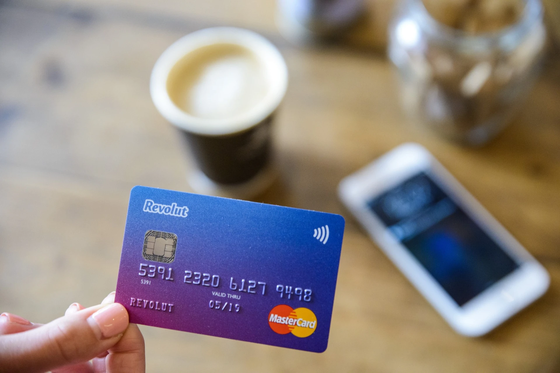 Жестока измама в Revolut, може да останете без пари!