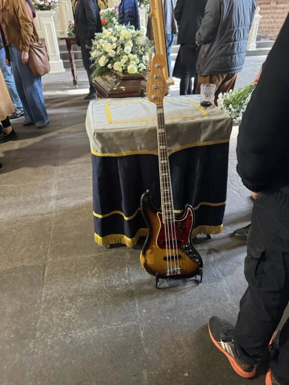 Ето кои известни личности си взеха "сбогом" с "щуреца" Кирил Маричков СНИМКИ 