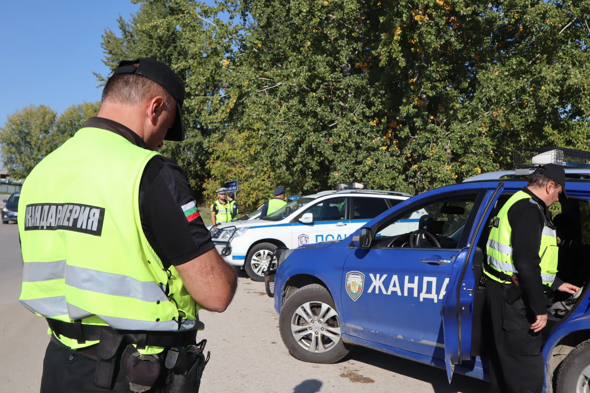 Мащабна акция на пътя! Полицаи, митничари и данъчни спират наред