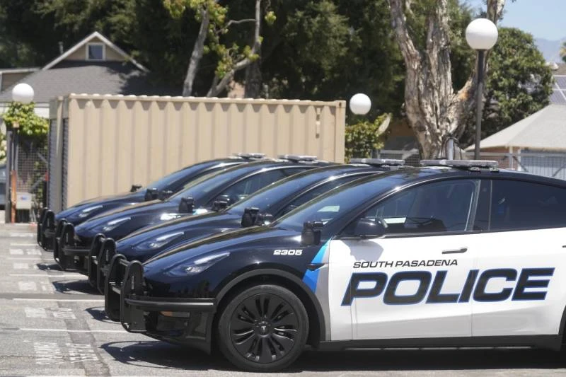 Защо US полицаите не искат и да чуят за колите на Tesla?