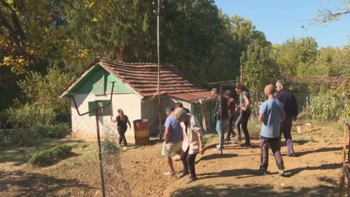 Пореден ужас: Породисти кучета са държани на царевица и жито във Врачанско ВИДЕО