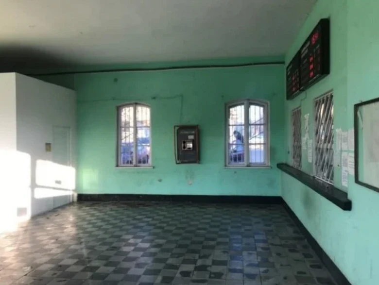 За 190 дни тези 2 вековни жп гари ще станат като нови СНИМКИ