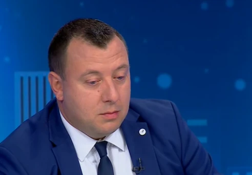 Напрежение в ефира: Култови депутати се сдъвкаха заради бъдещия премиер, намесиха хан Аспарух СНИМКИ