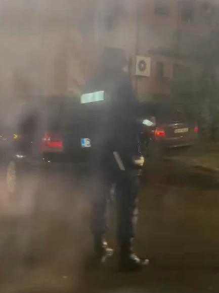 В нощна София е като на война! Потресаващи СНИМКИ и ВИДЕО