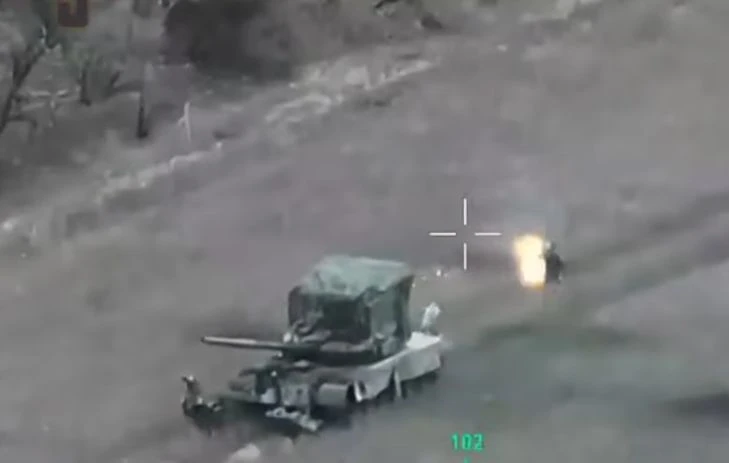 Опасно близо: Украински войник унищожи руски танк с Javelin ВИДЕО