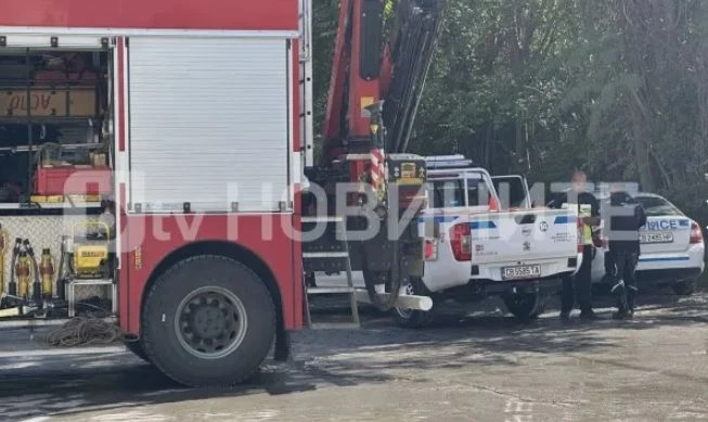 Спасиха мъж, паднал в река в столичния "Люлин" и стоял там цяла нощ СНИМКИ