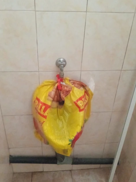 Псевдоморга! Мъж влезе в родна поликлиника и се потресе СНИМКИ
