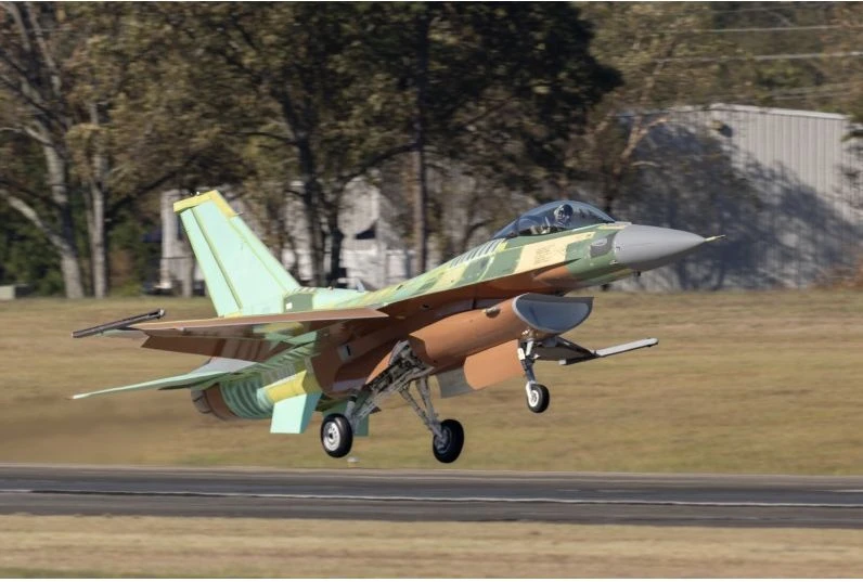 Тестваха в полет първия български изтребител F-16 Block 70 СНИМКИ