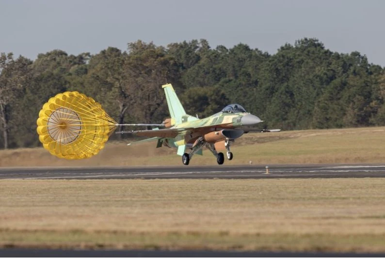 Тестваха в полет първия български изтребител F-16 Block 70 СНИМКИ
