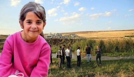 Смразяващо кръвта! Четирима удушили малката Нарин в собствения й дом? ВИДЕО