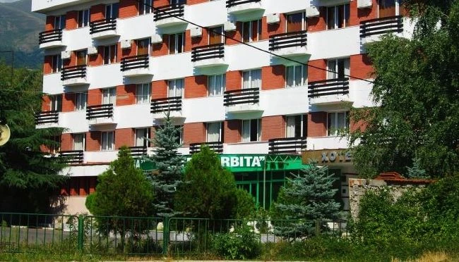 US предприемач вдигна ръце! Продава легендарния си хотел в Рила и бяга от България 
