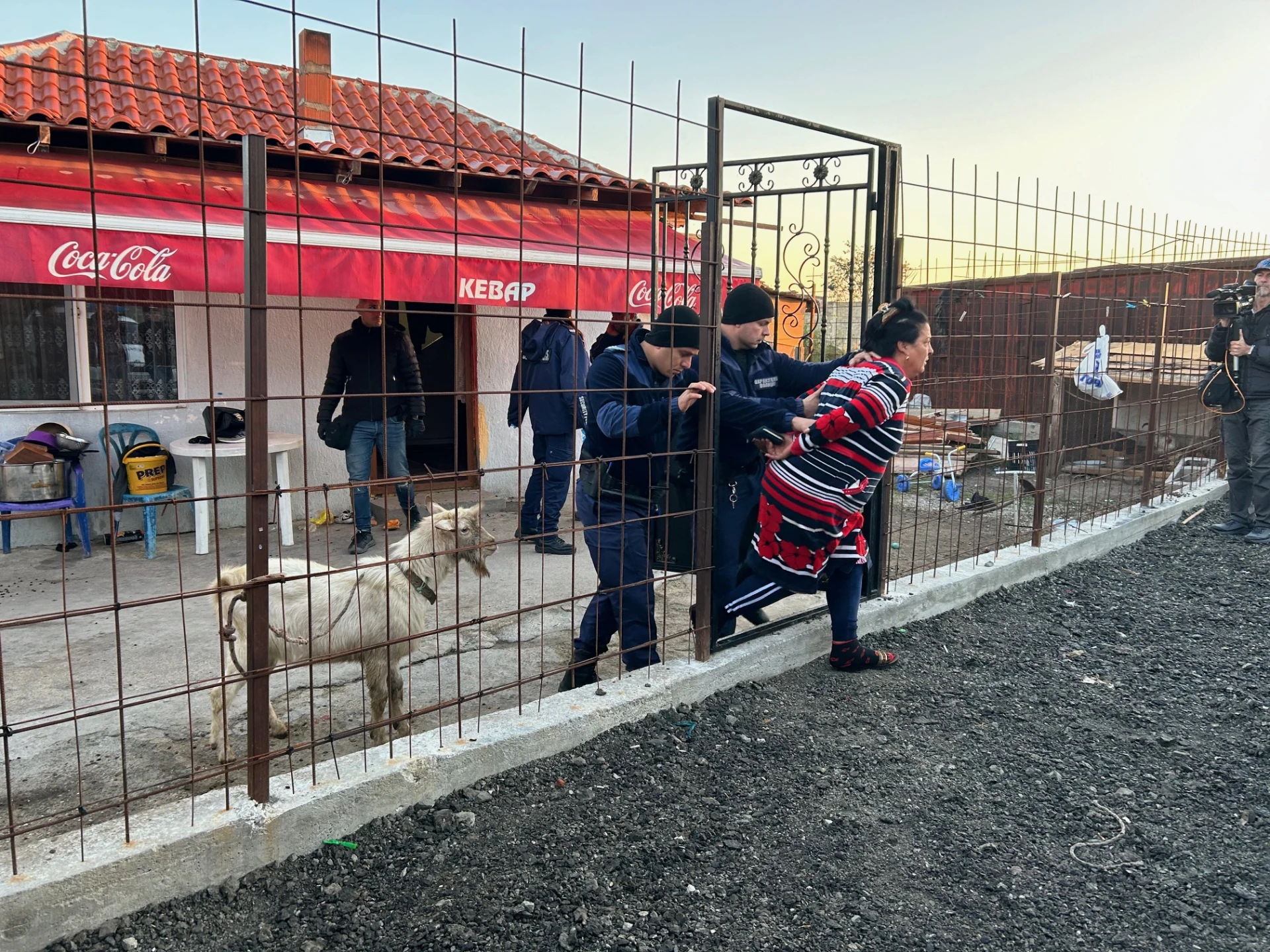 Спецакция тресе Бургас, арестуват наляво и надясно  заради купен вот и наркотици