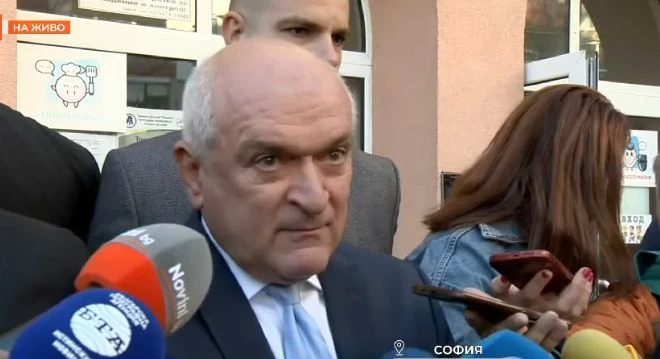 Главчев гласува и отсече: Дотегна на всички, но... ВИДЕО