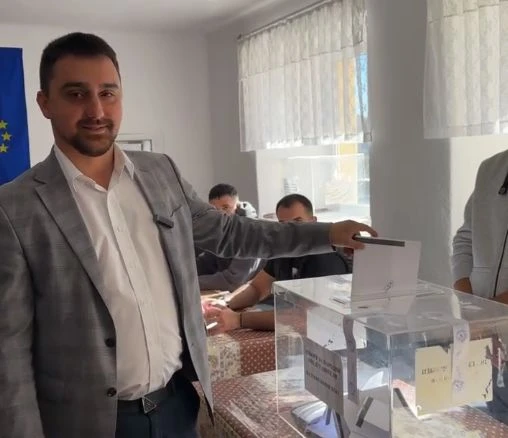 Батков-младши: Гласувах за стабилна и сигурна България! ВИДЕО