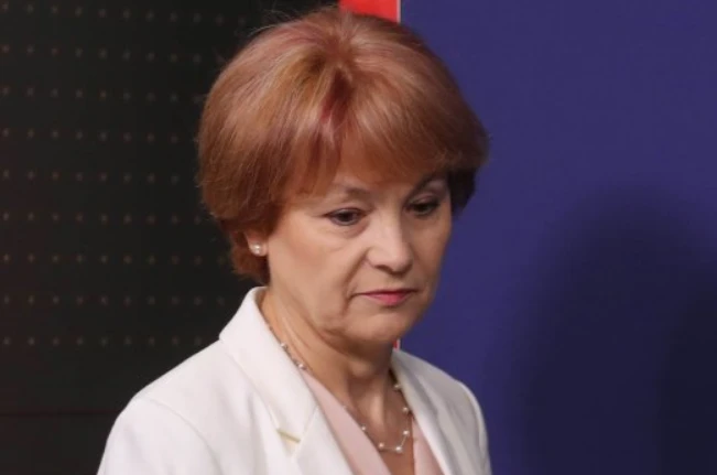 Не спазиха указанията на ЦИК: Росица Матева обясни за масовата смяна на…