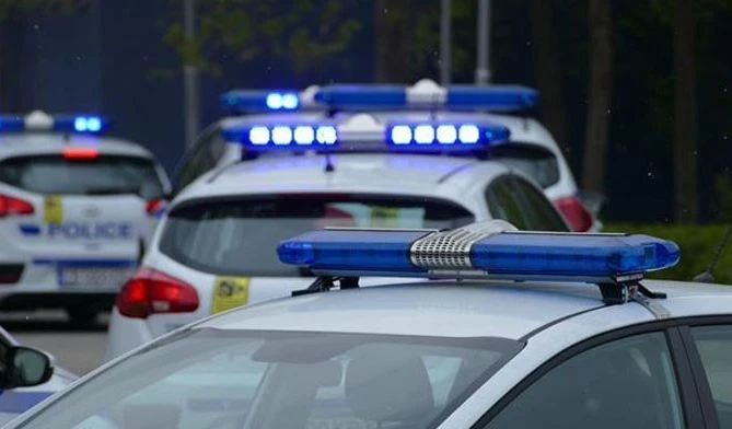 Свиреп екшън с 16-г. пиян "шофьор" и баща му взриви Пловдив 