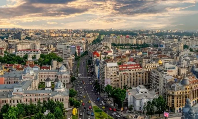 Русенци щурмуват румънската столица, грабят като невидели...