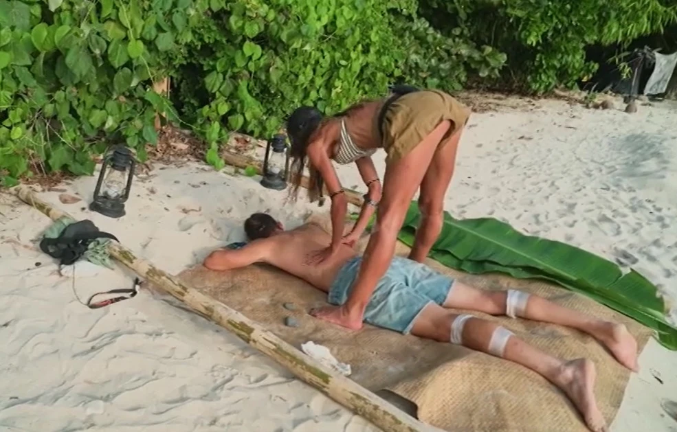 Еротика на "Острова": Златните момичета мачкат пожарникаря Венци СНИМКИ