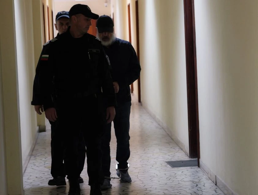 Мистериозен инцидент зад решетките с бруталния убиец Рагевски
