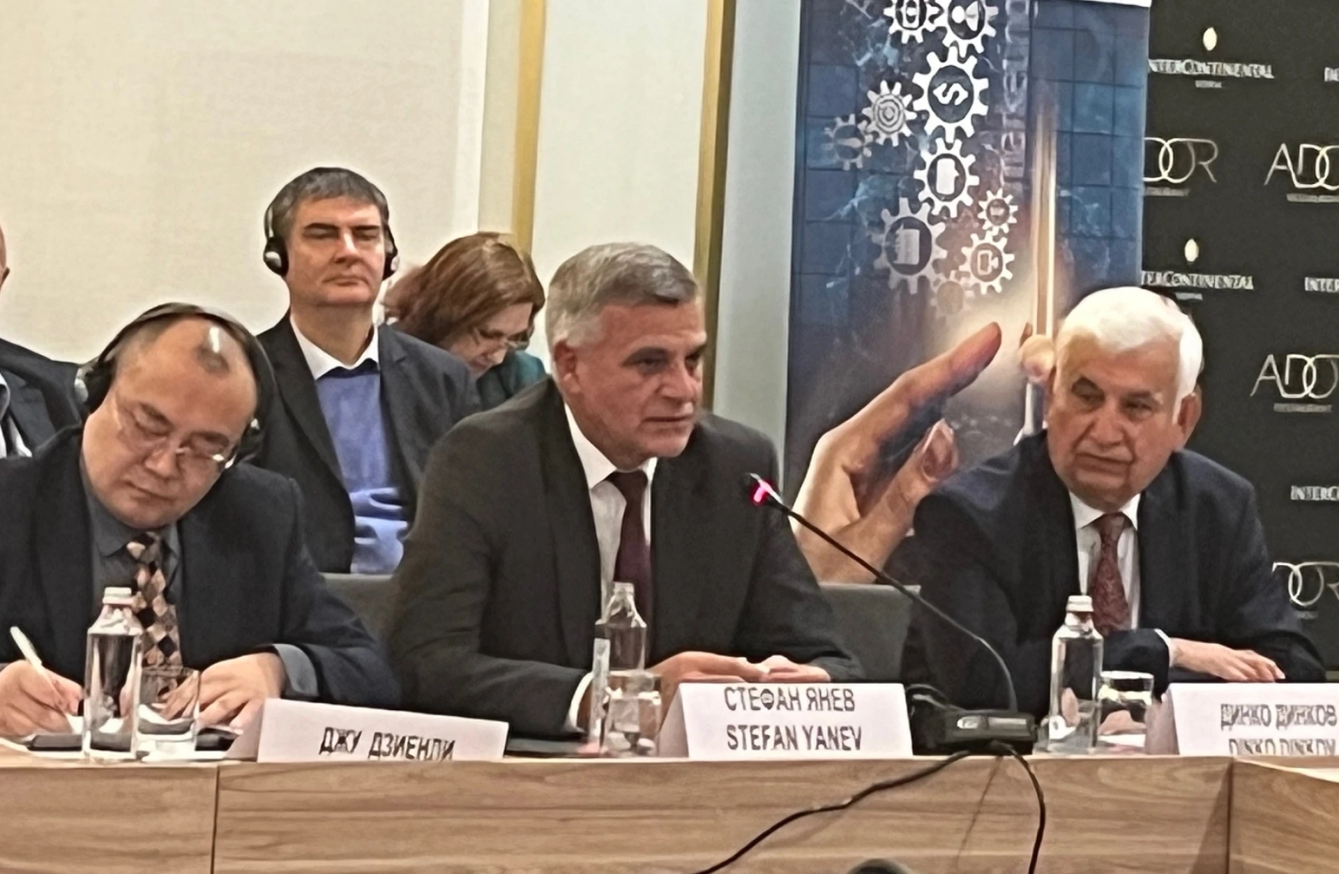 Стефан Янев: Прагматизмът е общият знаменател, който характеризира света през 21-ви век