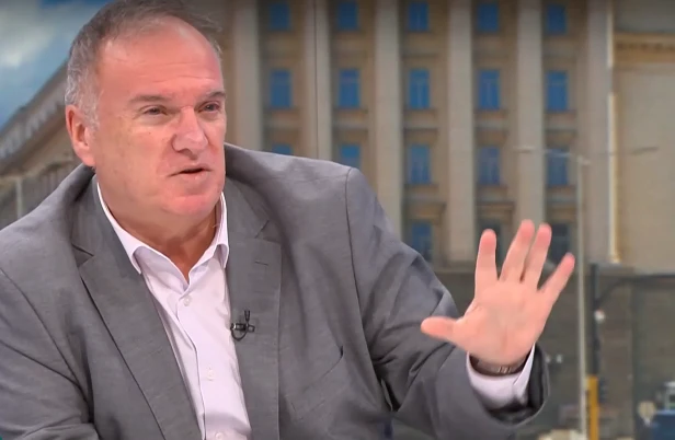 Проф. Вл. Чуков: Силата е на почит в Америка. Там са родени Батман и Супермен , няма как една жена да се изправи срещу... 