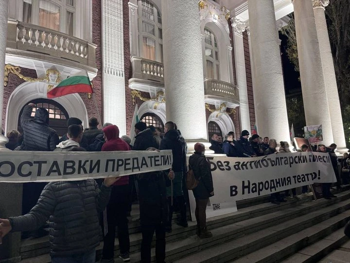 Виктор Димчев смълча с думи след екшъна пред Народния театър  