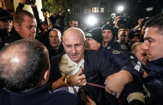 ГЕРБ за Народния театър: Остро осъждаме всички форми на цензура на свободата на словото и изкуството