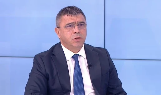 МВР шефът с взривяващи думи за погрома пред Народния театър: Виновен е...