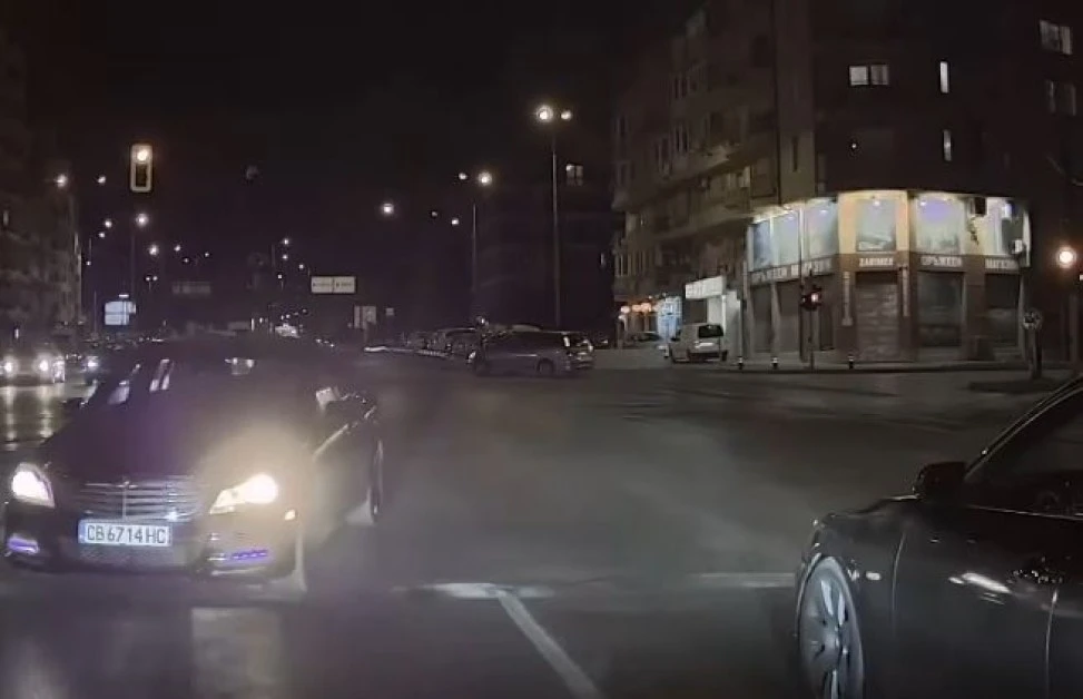 Такова нещо не се вижда всеки ден! Инструктори по кормуване се отказват заради това ВИДЕО