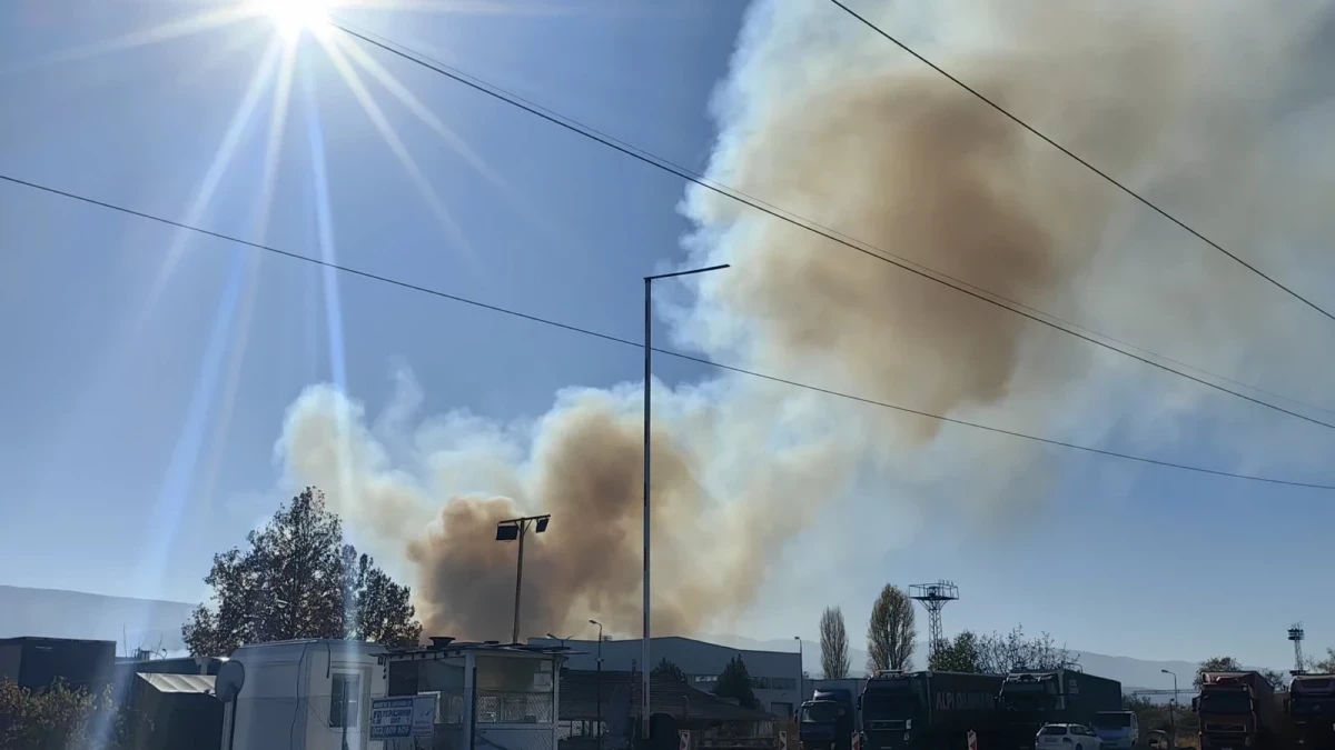 Неописуем ужас в Пловдив, небето почерня, страшно е ВИДЕО