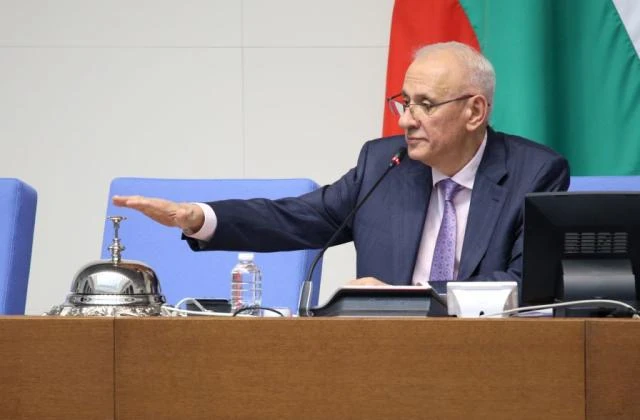 Най-възрастният депутат Силви Кирилов: Вярвам в здравия разум!