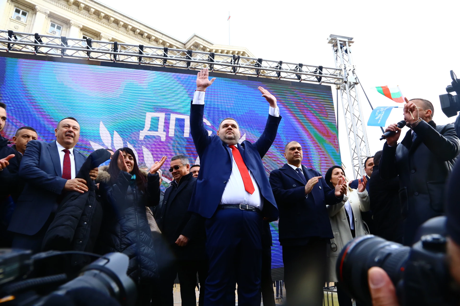 Пеевски с голяма новина пред протестиращите и сериозна закана БЛИЦ Live