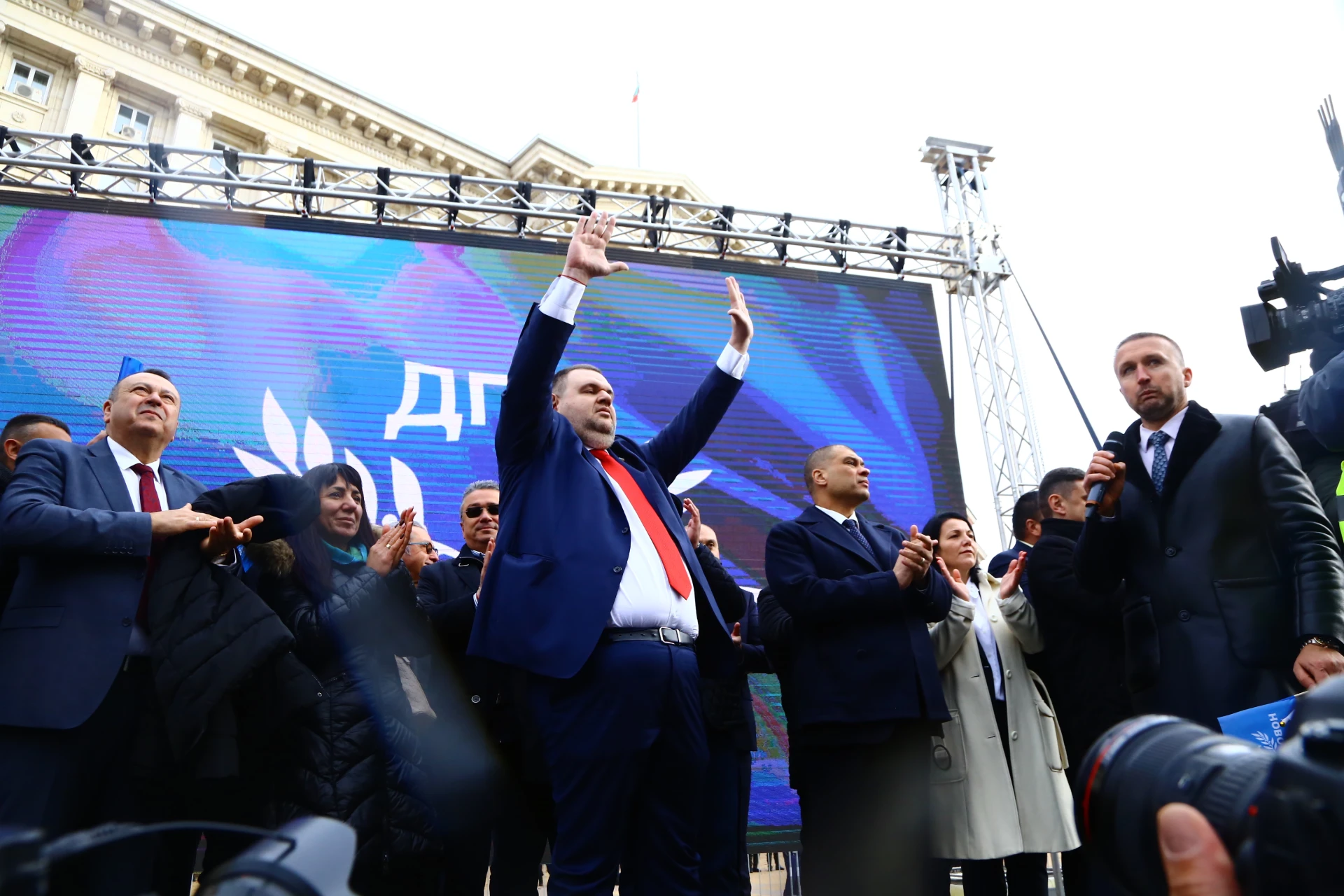 Пеевски с голяма новина пред протестиращите и сериозна закана БЛИЦ Live