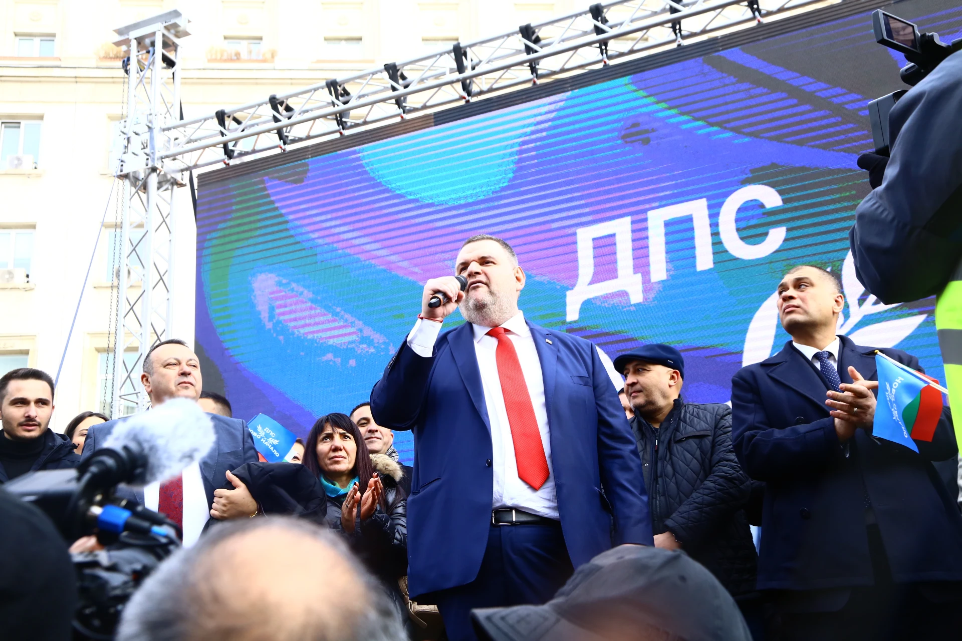Решено: Създават държавни магазини в пощите
