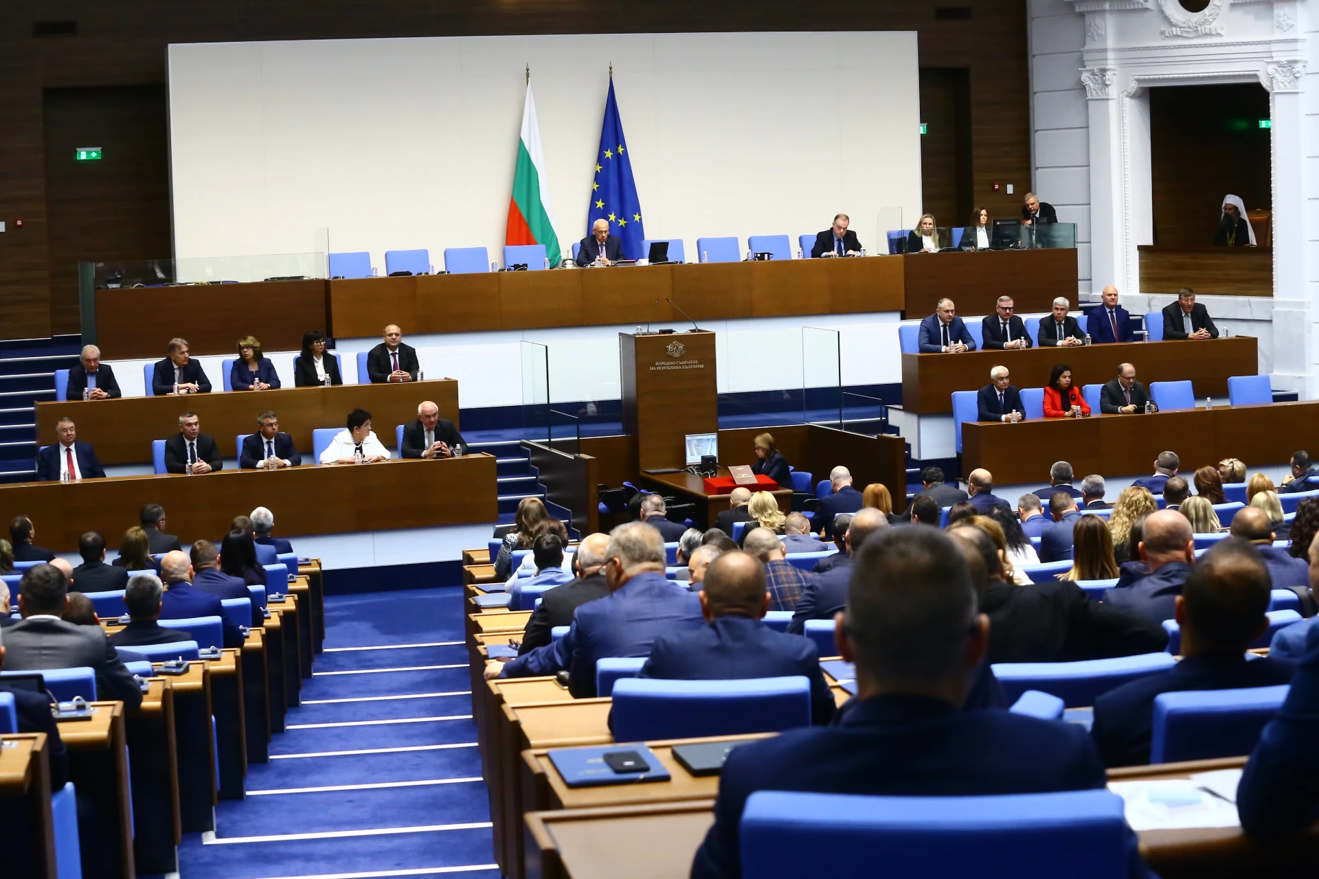 Пълно фиаско с шефското място в парламента! 