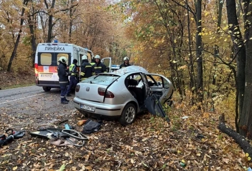 Черна прокоба! Само преди месец на завоя край Чирен, където загина 18 г. ученик... СНИМКИ