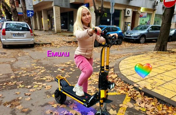 Емили Тронтинетката успя! Ще има нова в*гина, ето откъде взе хилядарките