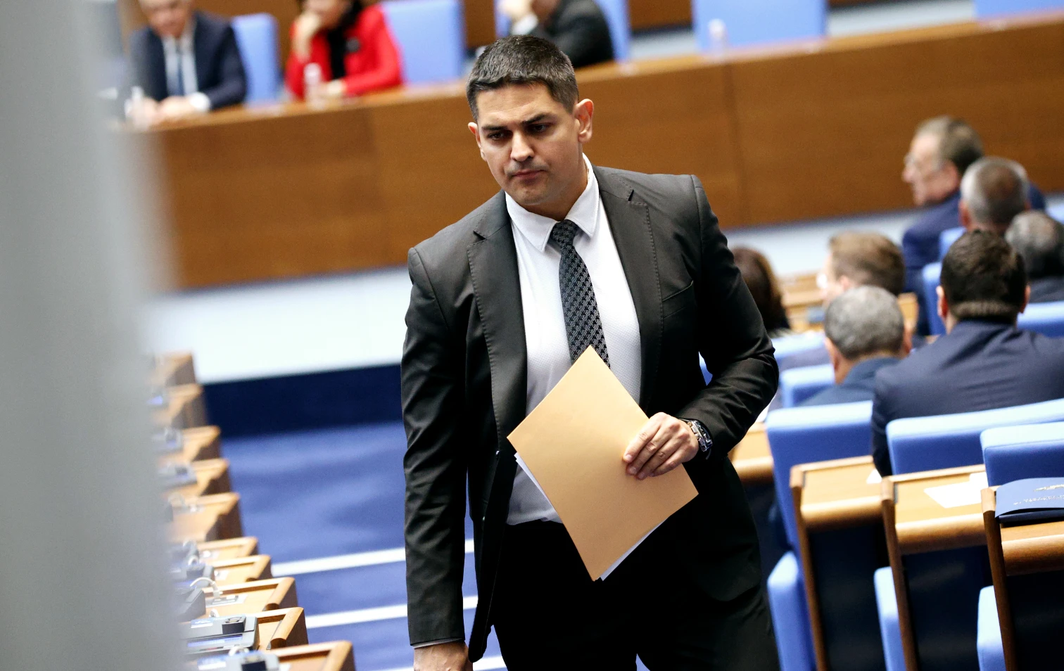 Радостин Василев вкара фитнес треньора си в парламента СНИМКИ 