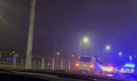 Скандално ВИДЕО от среднощния екшън с полицаи в София СНИМКИ