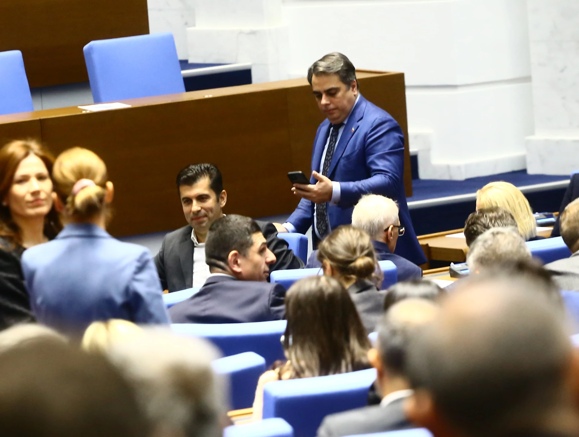Партиите се хванаха за гушите заради бюджета, Цонев ги скастри