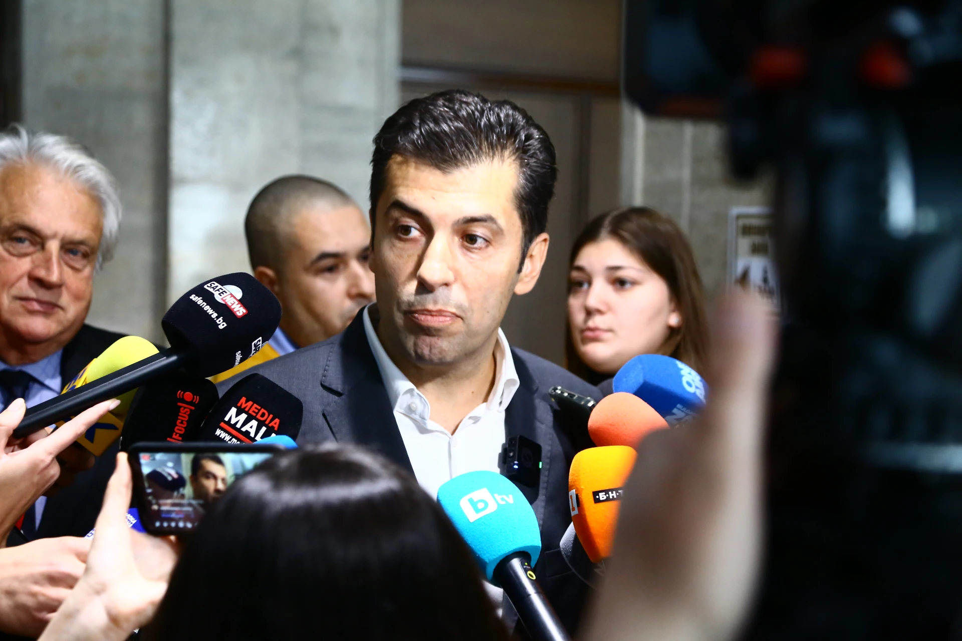 Кирил Петков се хвана за наркотиците и пак се заинати