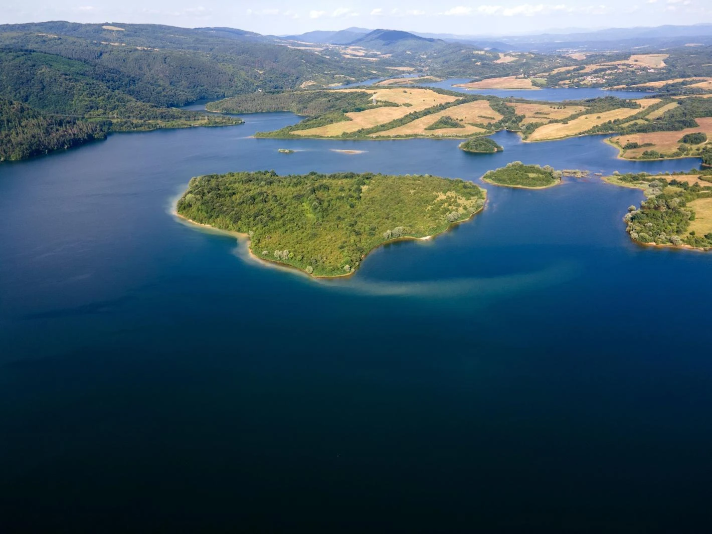 Красив наш язовир - няма да повярвате какво е погребано под водите му ВИДЕО